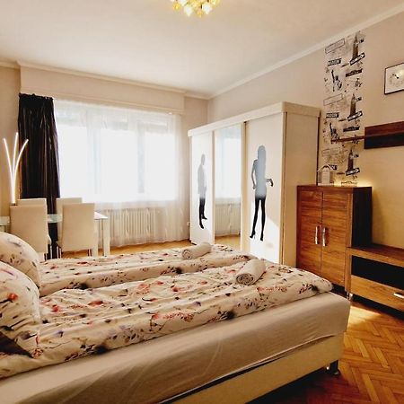 Parliament View Apartment Budapest Luaran gambar