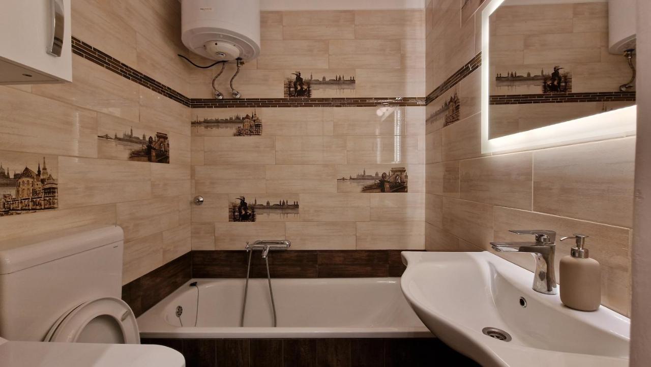 Parliament View Apartment Budapest Luaran gambar