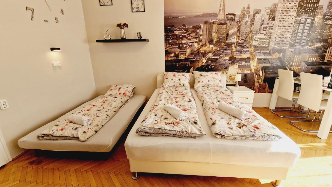 Parliament View Apartment Budapest Luaran gambar