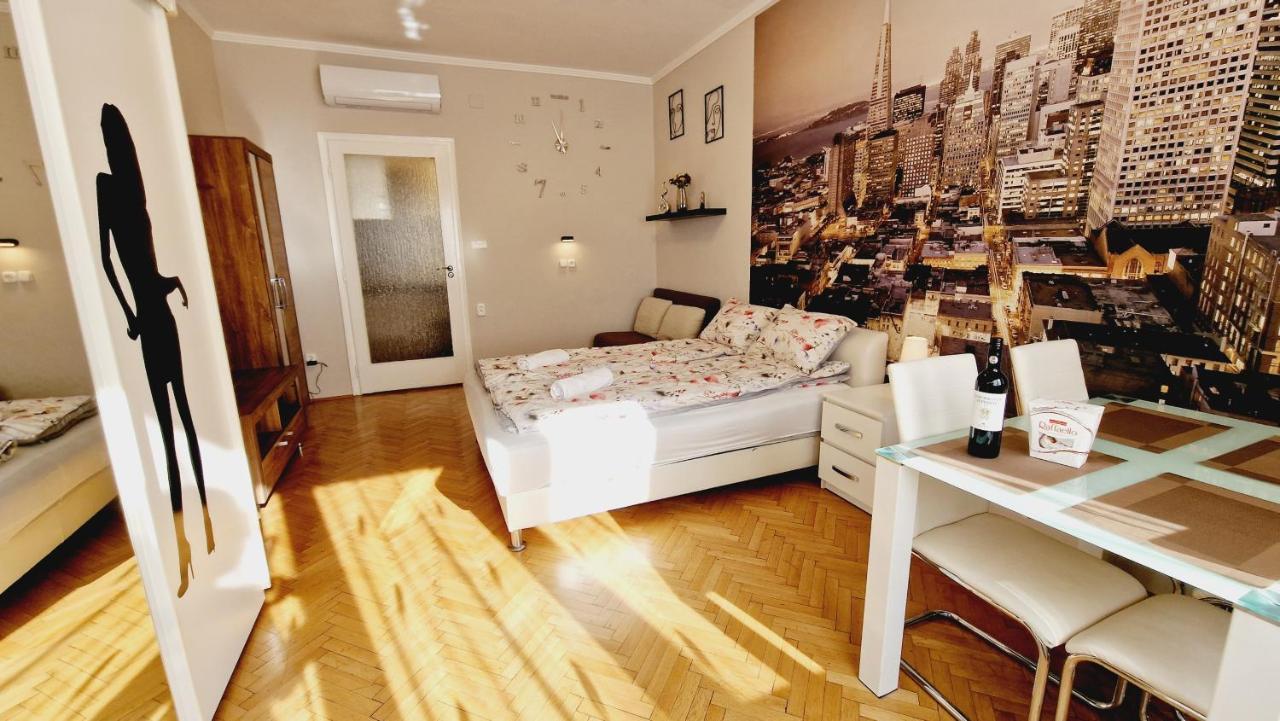 Parliament View Apartment Budapest Luaran gambar