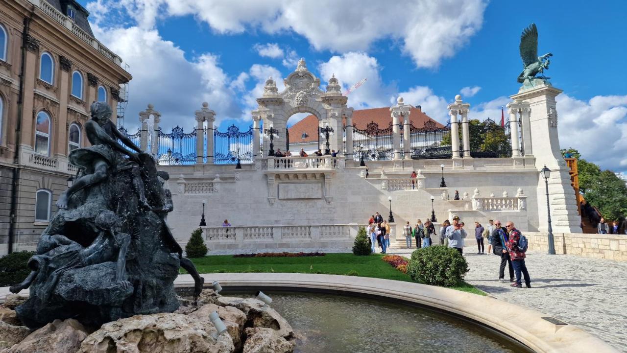 Parliament View Apartment Budapest Luaran gambar